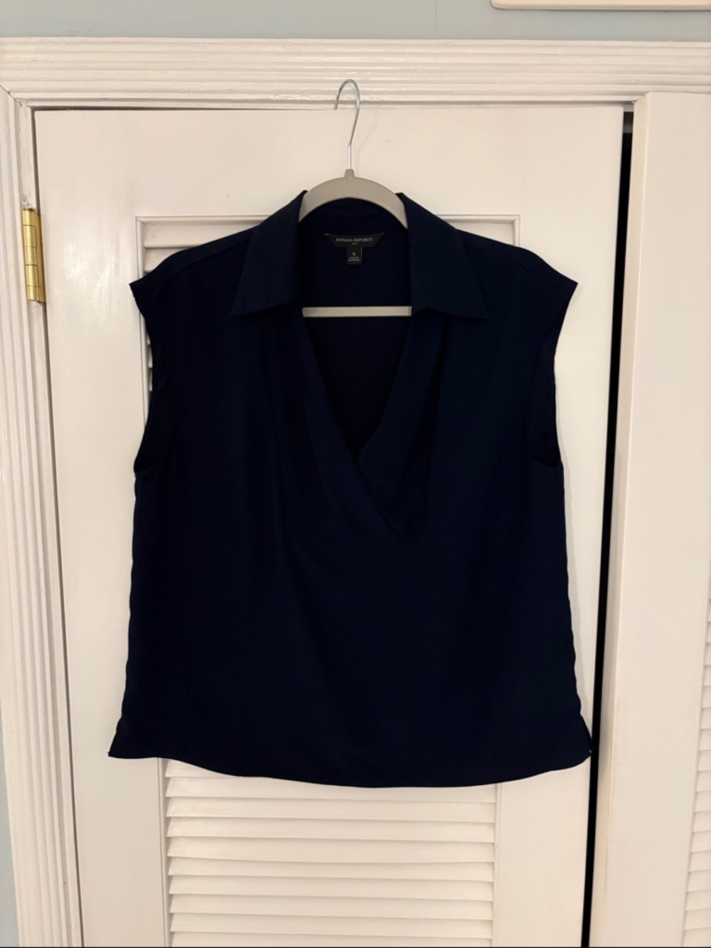Banana Republic Navy Sleeveless V-Neck Collared Camisole Small